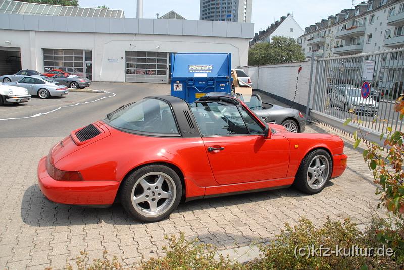 Porsche Zentrum Aachen 8795.JPG
